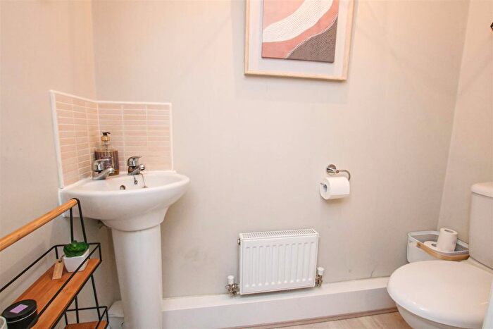 2 Bedroom End Terrace House For Sale In Aidans Close, Doncaster, DN2