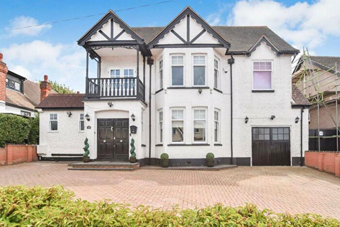4 Bedroom Detached House For Sale In Vicarage Hill, Benfleet, SS7