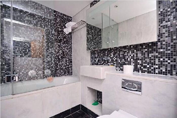 2 Bedroom Flat To Rent In Ability Place, Millharbour, South Quay, Canary Wharf, London, E14