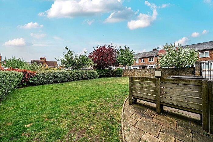 1 Bedroom Flat To Rent In Broadwater Road, Tooting, London, SW17