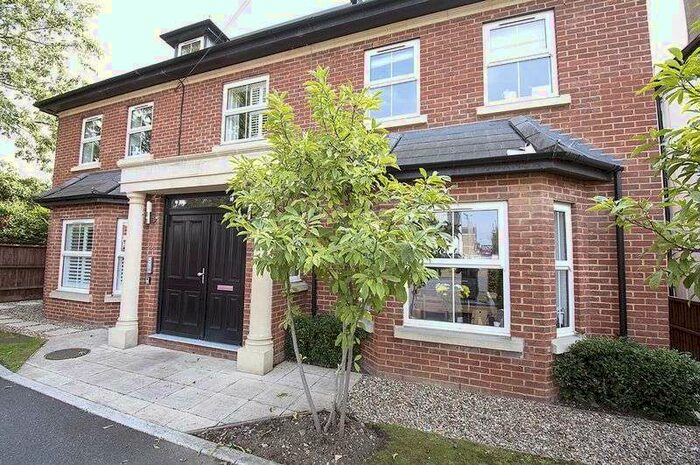 2 Bedroom Property To Rent In Albany House, Hersham, KT12