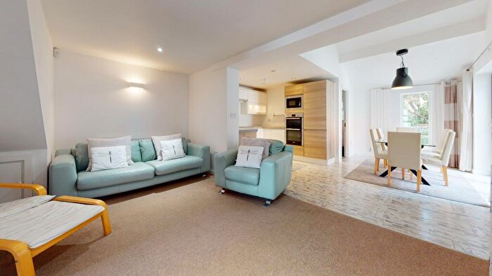 3 Bedroom Semi-Detached House To Rent In Pendwyallt Road, Cardiff, CF14