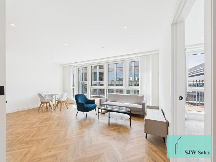 1 Bedroom Penthouse For Sale In Royal Exchange Kingston, Brook Street, KT1