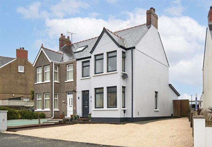 2 Bedroom Semi-Detached House For Sale In Wellington Road, Hakin, Milford Haven, Pembrokeshire, SA73