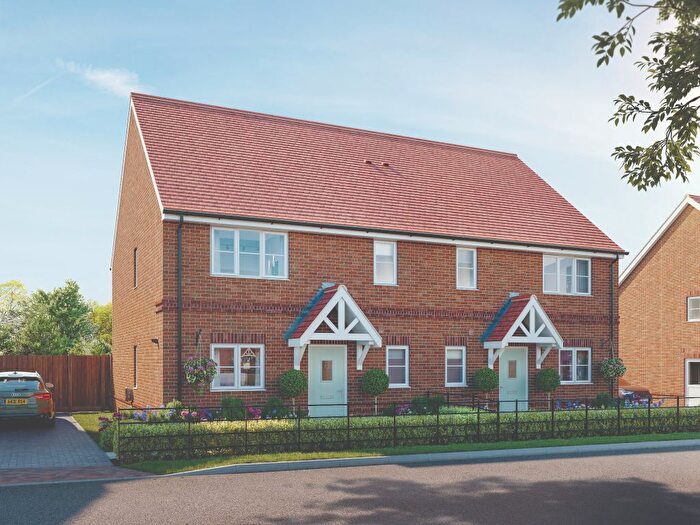 3 Bedroom Semi-detached House For Sale In Redwing Close, Wallingford, OX10
