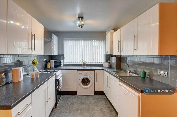 2 Bedroom Terraced House To Rent In Moorville Close, Leeds, LS11