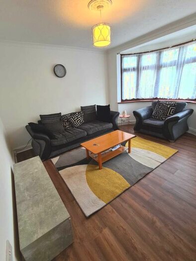 3 Bedroom Semi-Detached House To Rent In Old Cote Drive, Heston, TW5