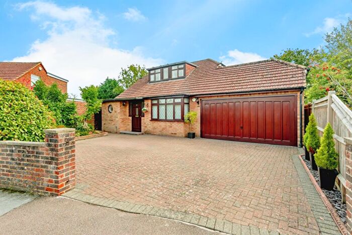 3 Bedroom Detached House For Sale In Greenfields Road, Horley, RH6