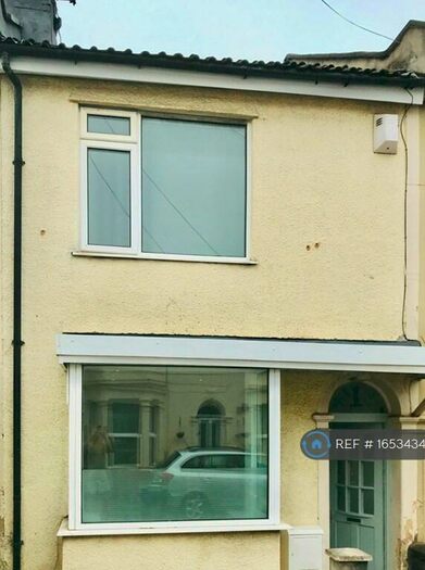 2 Bedroom End Of Terrace House To Rent In Lawrence Avenue, Bristol, BS5