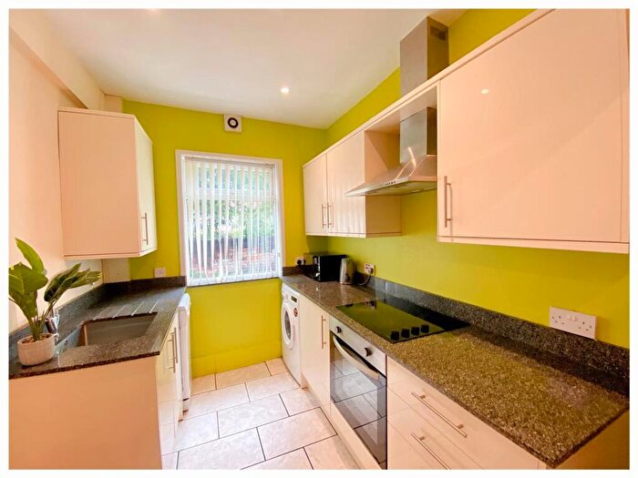 4 Bedroom Terraced House To Rent In Clough Road, Sheffield, S1