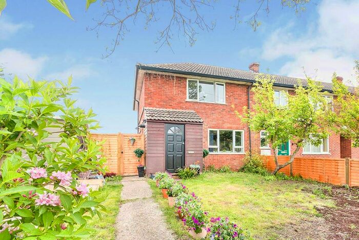 3 Bedroom End Of Terrace House For Sale In Sunnyside, Sulhamstead, Reading, Berkshire, RG7