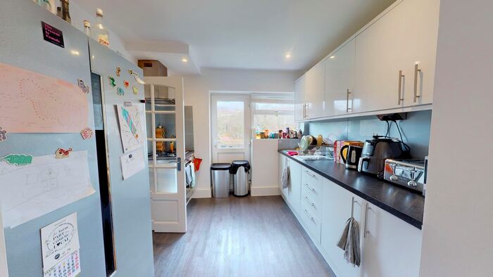 4 Bedroom Semi-Detached House To Rent In Hornby Road, Brighton, BN2