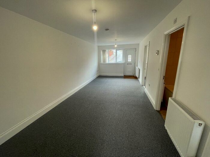 2 Bedroom Flat To Rent In Tansley Street, Wincobank, Sheffield, S9