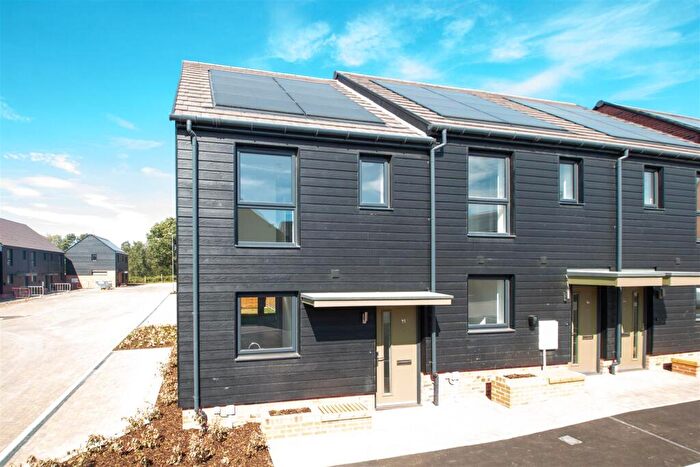 2 Bedroom House To Rent In £ Rent Credit - Shenley Wood, Milton Keynes, MK5