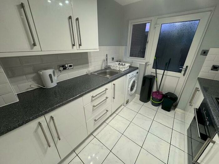 2 Bedroom House To Rent In Little Parr Close, Stapleton, Bristol, BS16