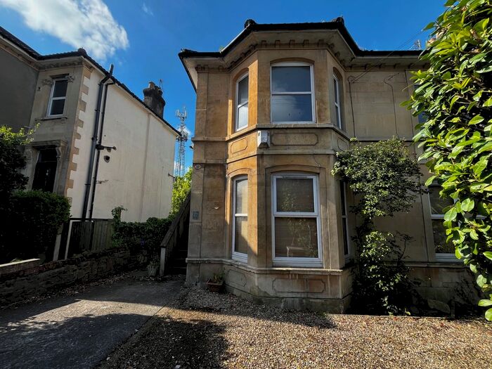 2 Bedroom Flat To Rent In Cromwell Road, Bristol, BS6