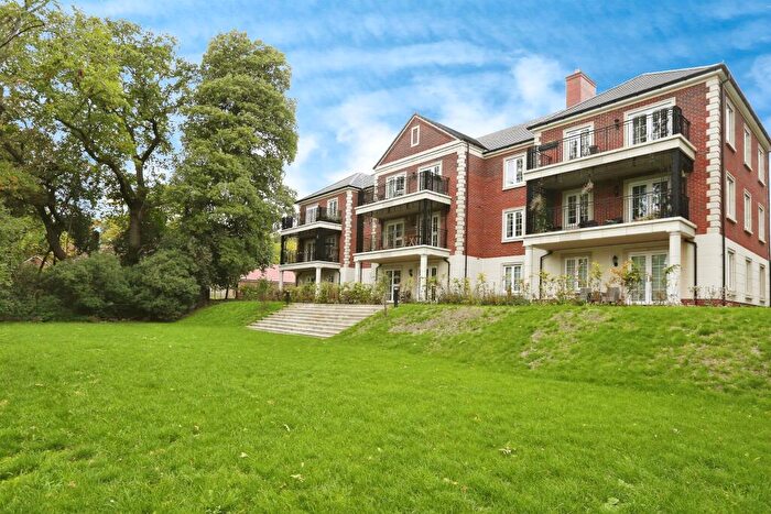 2 Bedroom Flat For Sale In Turnor Way, Eastleigh, SO50