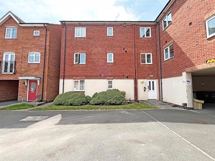 2 Bedroom Flat To Rent In Shaw Gardens, Gedling, Nottingham, NG4