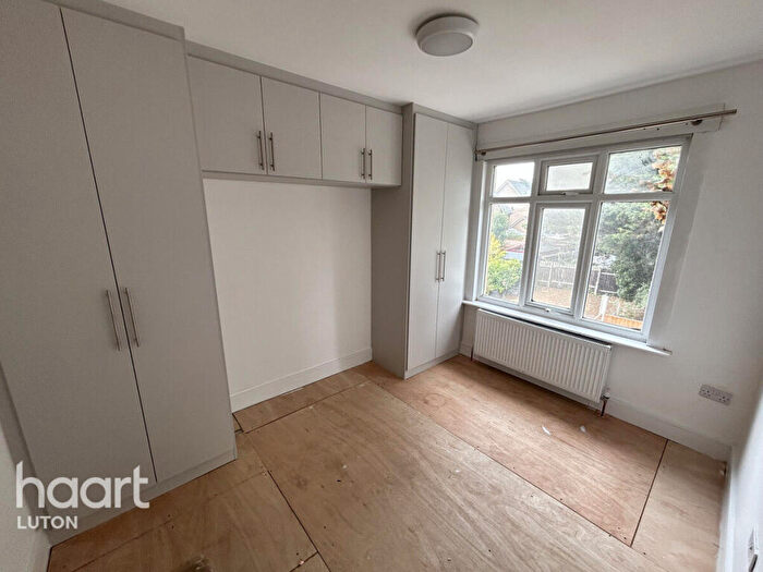 3 Bedroom Semi-Detached House To Rent In Oakley Road, Luton, LU4