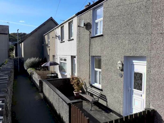 Houses for sale & to rent in LL49 9AF, Dora Street, Porthmadog West
