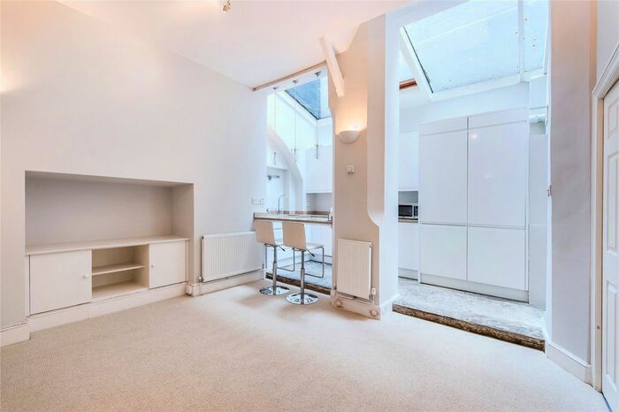 2 Bedroom Flat To Rent In Courtfield Gardens, South Kensington, London, SW5