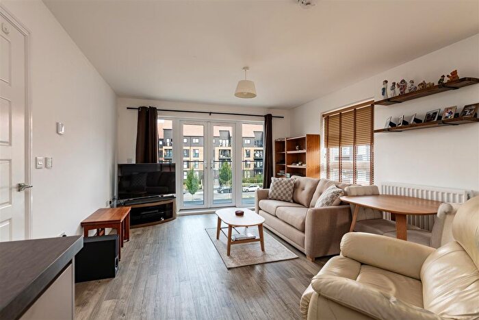 2 Bedroom Flat For Sale In Ackers Drive, Ebbsfleet Valley, Swanscombe, DA10