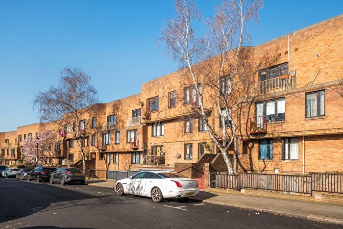 1 Bedroom Flat For Sale In Tavistock Crescent, London, W11