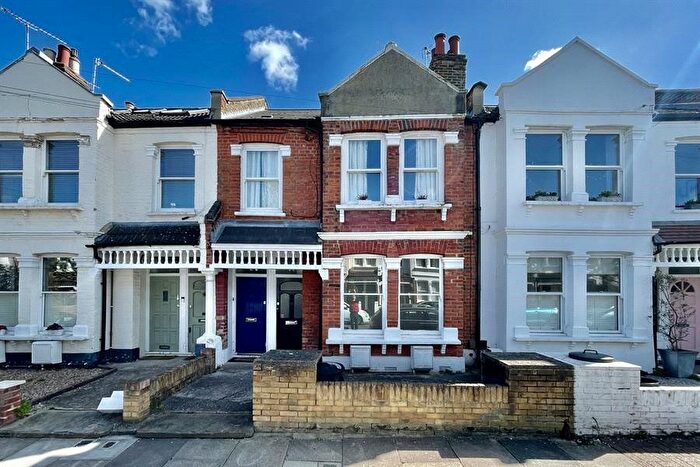 2 Bedroom Maisonette To Rent In Astonville Street, London, SW18