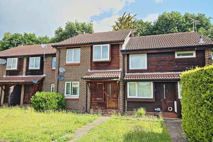 1 Bedroom Flat To Rent In Willowmead Close, Horsell, Woking, GU21