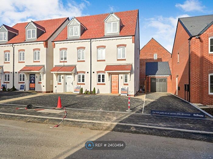 3 Bedroom Semi-Detached House To Rent In Heddle Close, Newark, NG24