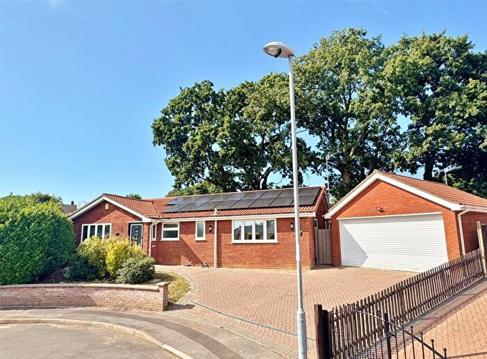 3 Bedroom Bungalow For Sale In Lancaster Drive, Verwood, Dorset, BH31