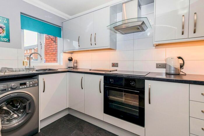 2 Bedroom Semi-Detached House To Rent In Merlin Drive, Portsmouth, PO3