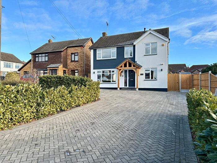 4 Bedroom Detached House For Sale In Grange Road, Billericay, CM11