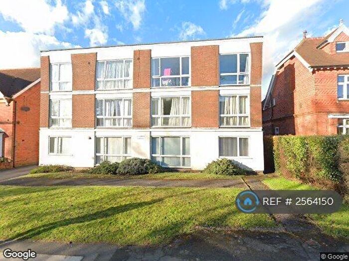 2 Bedroom Flat To Rent In Knights Court, Reigate, RH2