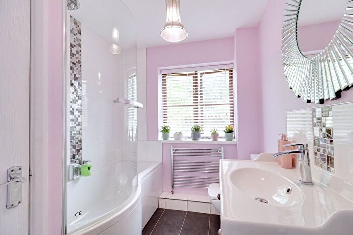 3 Bedroom Terraced House For Sale In Church Hollow, Purfleet-On-Thames, RM19