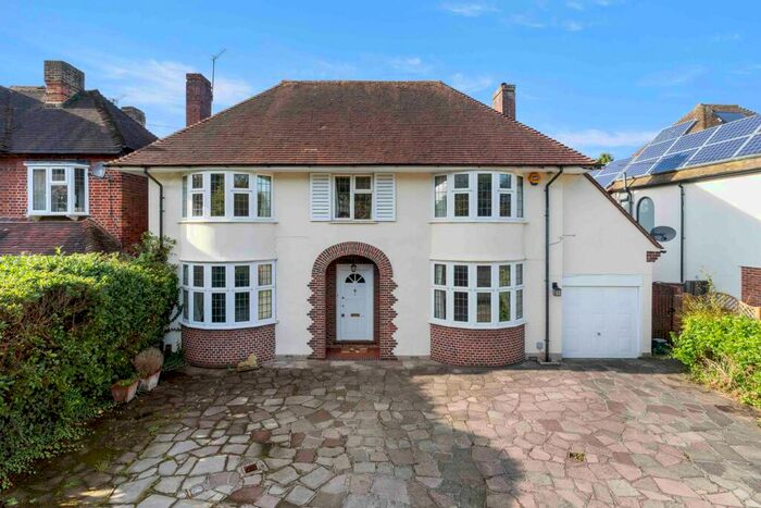 4 Bedroom Detached House To Rent In Manor Road South, Esher, KT10