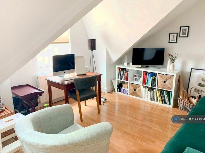 1 Bedroom Flat To Rent In London, London, N19