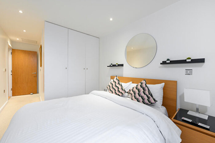 2 Bedroom Flat To Rent In Ability Place, Millharbour, E14