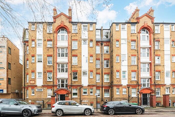 2 Bedroom Flat To Rent In Chiswick Road, Chiswick, W4