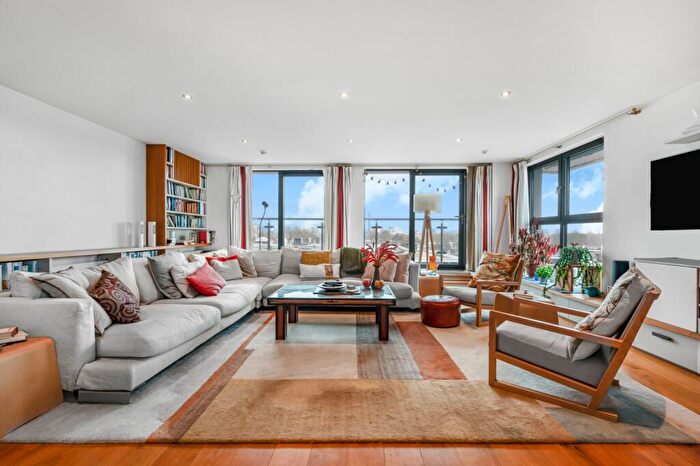 3 Bedroom Flat For Sale In Lock House, Oval Road, NW1