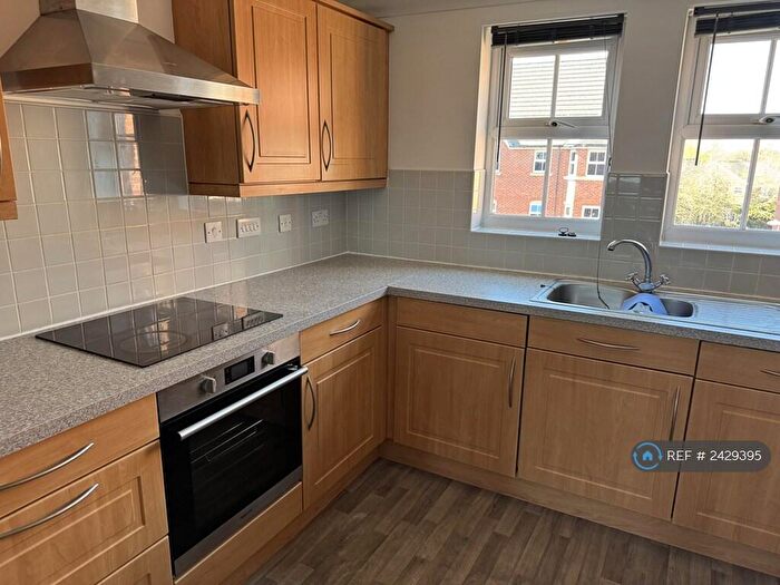 2 Bedroom Flat To Rent In Moss Hey, Wirral, CH63