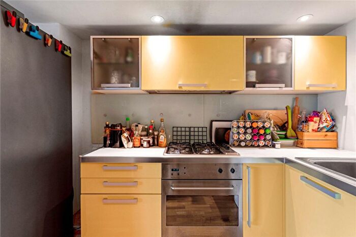 1 Bedroom Flat For Sale In Gatton Road, London, SW17