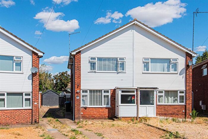 3 Bedroom Semi-Detached House For Sale In Trent Crescent, Burton Latimer, NN15