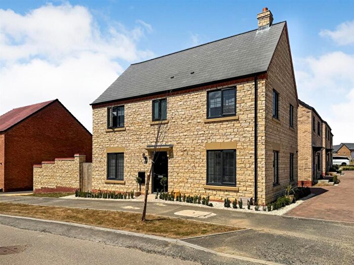 4 Bedroom Detached House For Sale In Mistletoe Gardens, Priors Hall Park, NN17