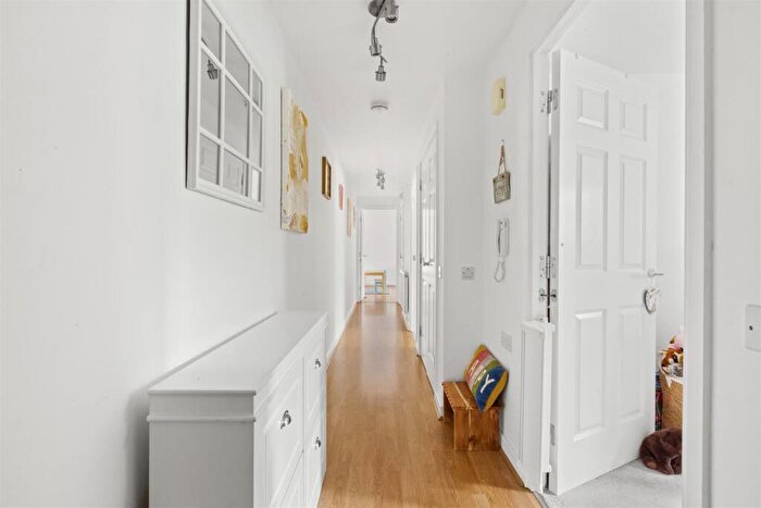 2 Bedroom Flat For Sale In St Hughs Avenue, High Wycombe (newly Extended Lease), HP13