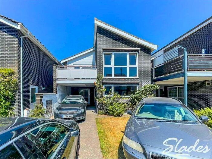 4 Bedroom Detached House To Rent In Arundel Way, Christchurch, Dorset, BH23