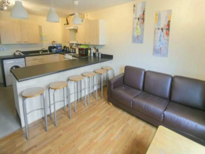 1 Bedroom Flat To Rent In Gwennyth House, Flat, Room, Cathays, Cardiff, CF24