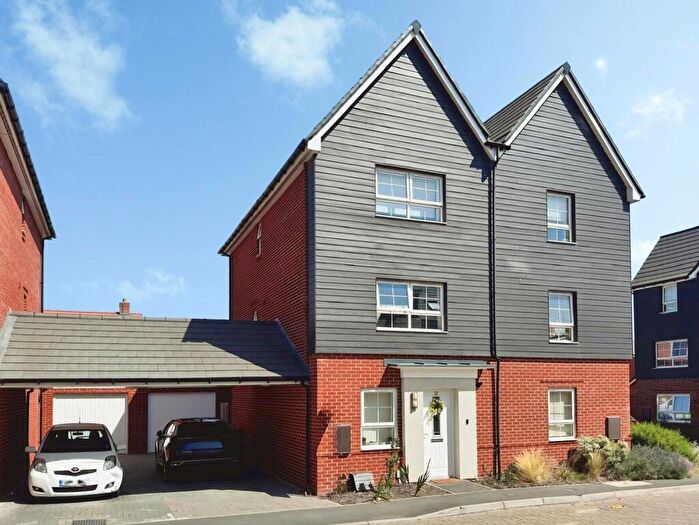 4 Bedroom Semi-Detached House For Sale In Grand Junction, Broughton, Aylesbury, HP22