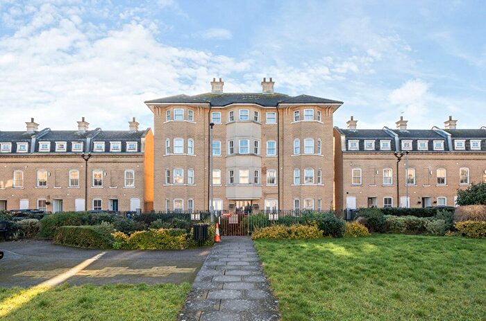 1 Bedroom Flat For Sale In St. Matthews Gardens, Cambridge, Cambridgeshire, CB1