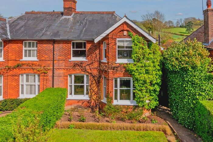 4 Bedroom Semi-Detached House For Sale In London Road, Dunton Green, Sevenoaks, TN13